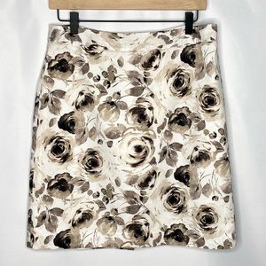 Van Heusen Studio Rose Pencil Skirt Size 8